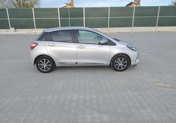 Toyota Yaris cena 56000 przebieg: 67000, rok produkcji 2019 z Niepołomice małe 326